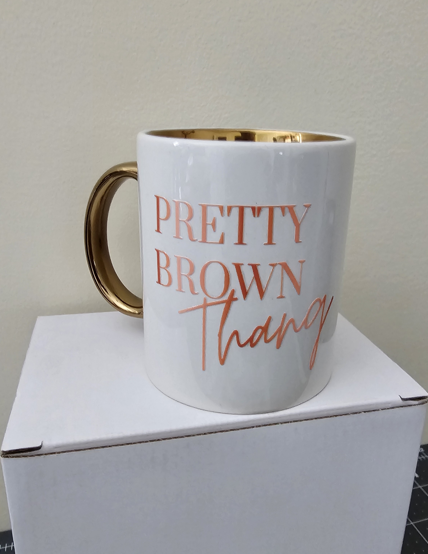 Pretty Brown Thang 11oz Gold Mug - The Black Tee Xchange